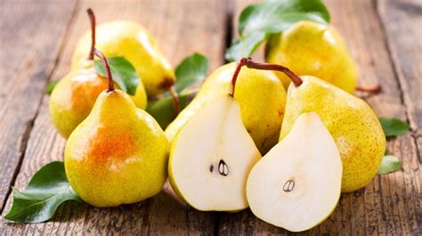 Miraculous Fruit Know Why You Should Eat 1 Pear Daily Right Now News