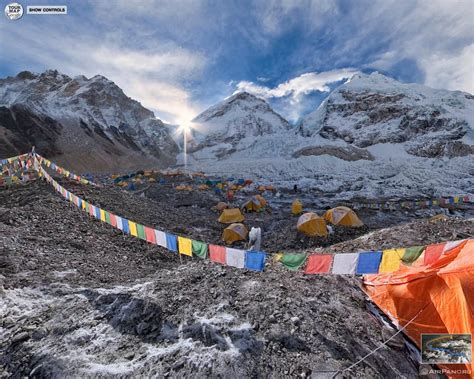 Mount Everest Natural Landmarks Around The Worlds Everest