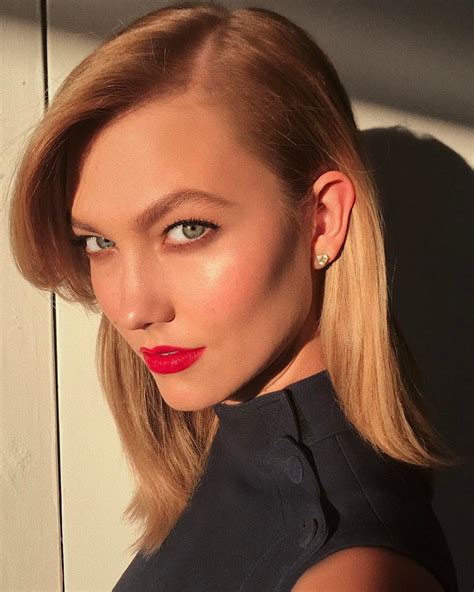Creating Focus On Gorgeous Lips With Muted Tones And A Soft Glow 📷 Karlie Kloss Karliekloss