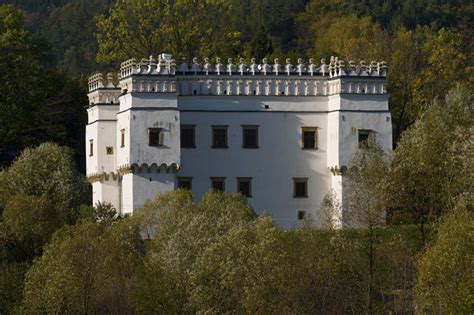 Reneu Szymbark Castellum Renaissance Fortified Manor