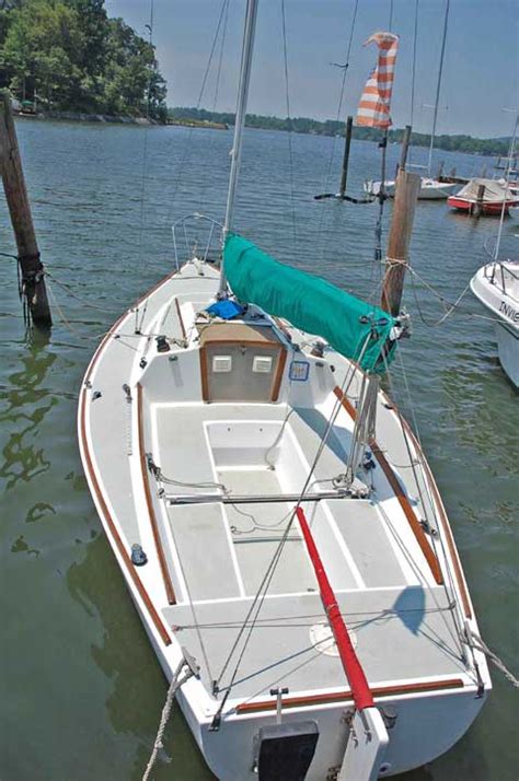 This short video higlights j/22 #274 and the results of the 4 year long complete renovation. Sailboat For Sale: J 22 Sailboat For Sale