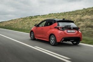 The 2019 toyota yaris sedan has a manufacturer's suggested retail price (msrp) starting at $16,370, including the destination charge. Nuevas imágenes del Toyota Yaris 2021 para Europa