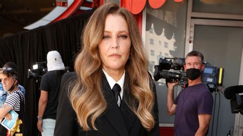 Lisa Marie Presley Suffers Cardiac Arrest Hospitalized Life And Style