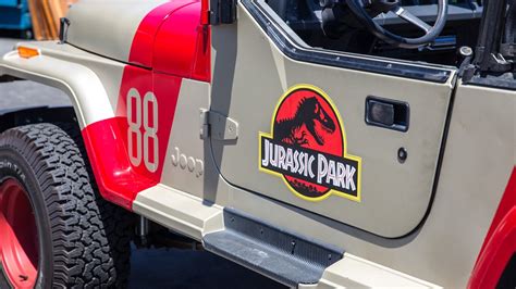 Limited Edition Jurassic Park Jeep 12 Pin