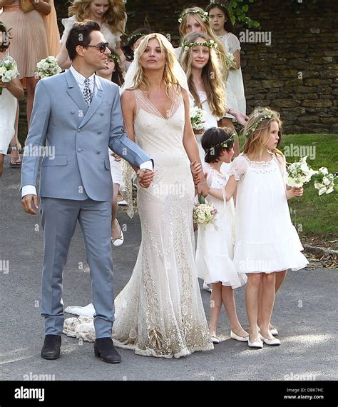 Kate Moss And Jamie Hince Kate Moss Wedding Day In The Cotswolds