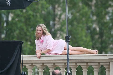 Amanda Seyfried Upskirt Flash On A Photoshoot In Paris Bootymotiontv