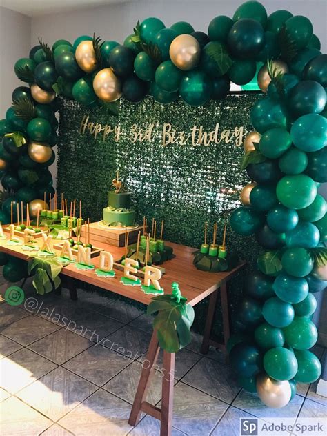 30 Green And Gold Party Decor