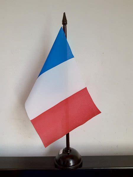 Jual Bendera Meja Negara Perancis Buat Pajangan Kantor Koleksi Pribadi Oleh Oleh Dari Paris