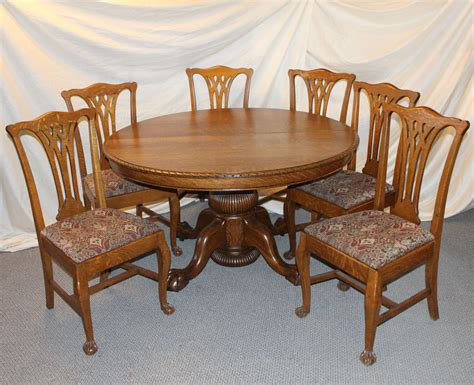 Serves us well and no complaints about it at all. Bargain John's Antiques | Round Oak Dining Table - 8 ...