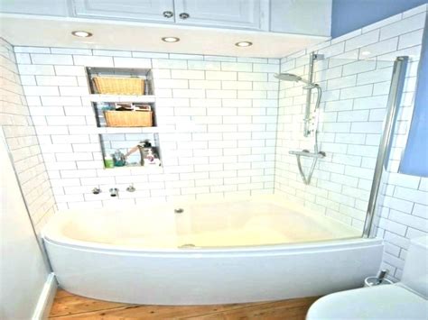 Smaller versions of the shower tubs also bear a few number of shelves. 17 Best Small Corner Bathtub Shower Ideas | Ann Inspired