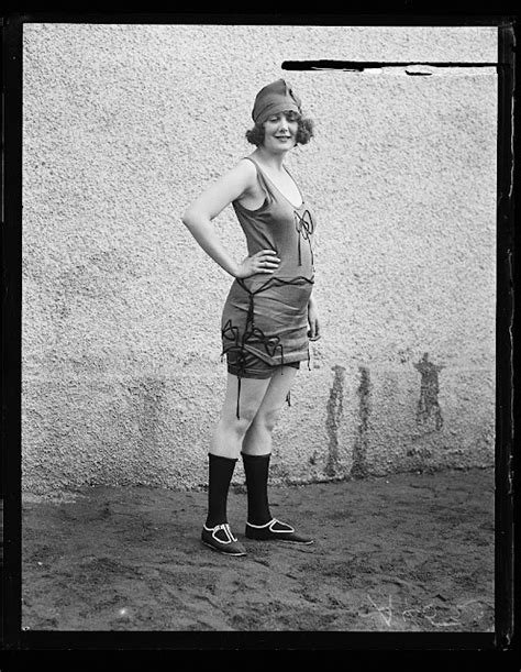 Fascinating Vintage Photos That Show Womens Bathing Suit Fashion In