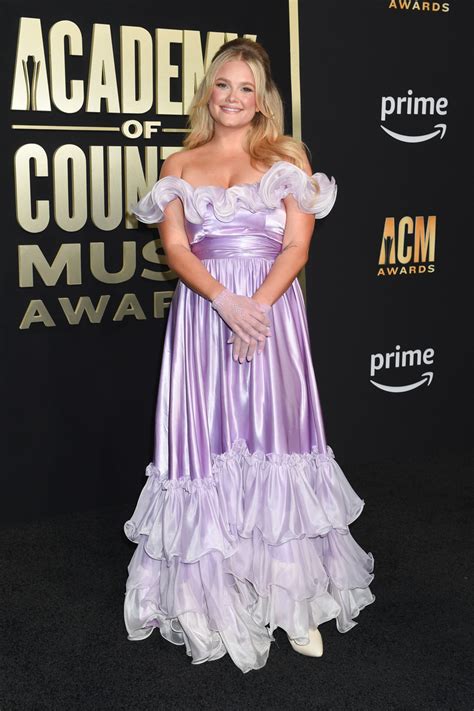 Best Dressed At Acm Awards 2023 Red Carpet Looks According To Twitter