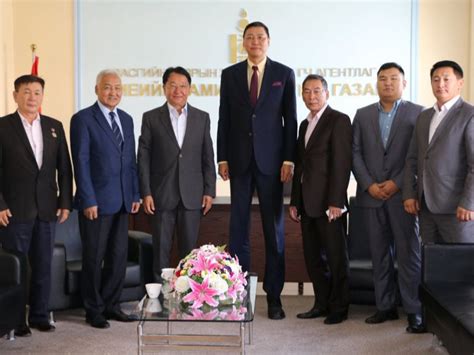 Монголын Паралимпын хорооны төлөөлөгчдийг хүлээн авч уулзав | iSee.mn