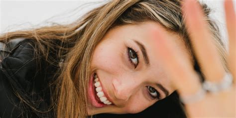 Chinese skier eileen ailing gu won her first gold medal since she announced that she would ski for china in the upcoming 2022 winter olympics. The Freestyle Ski Star Eileen Gu Has a Warning About TikTok Diets - DNyuz