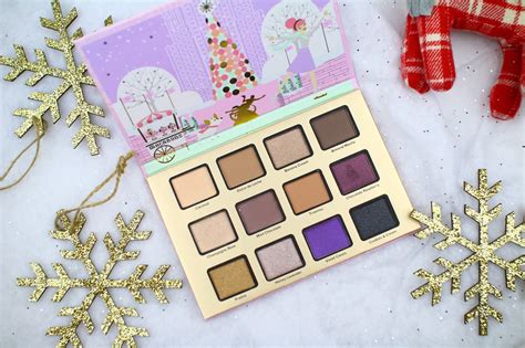 too faced christmas in new york merry macarons palette beauty sweet beauty and fashion blog