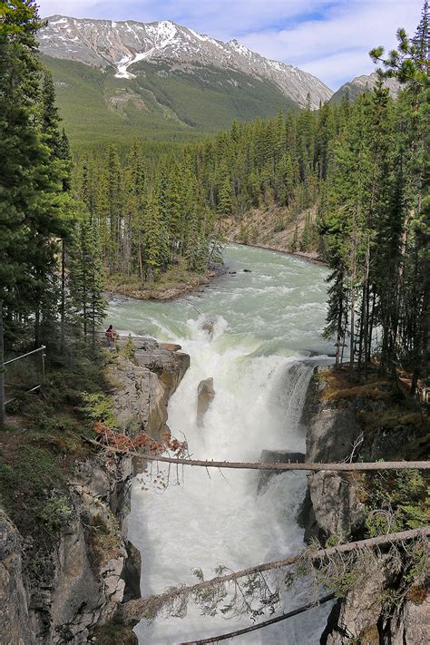 Sunwapta Falls Is Worth A Quick Visit The Gate