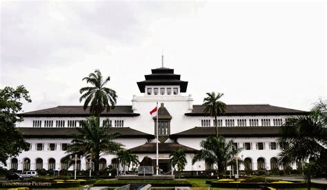 Gedung Sate Ikonik Kota Bandung Yang Bersejarah