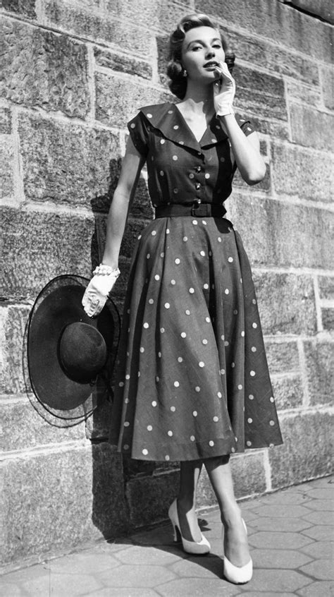 The Best Fashion Photos From The 1950s 1950 Fashion Fashion Vintage Fashion 1950s