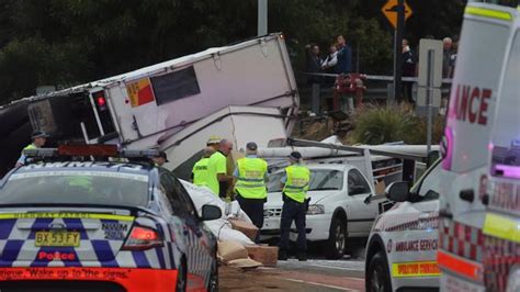 Eight Cars Smashed As 12 Tonne Truck Flips At Notorius Junction In Dee Why Daily Telegraph