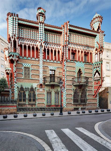 Antoni Gaudí And The Modernisme Movement In Barcelona And Beyond