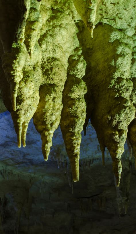 Stalactites Vs Stalagmites What Is The Difference World Of Caves