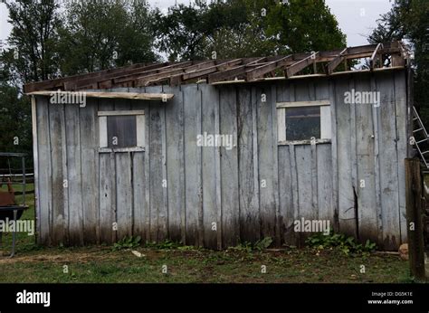 A Decrepit Neglected Old Shed Stock Photo Alamy