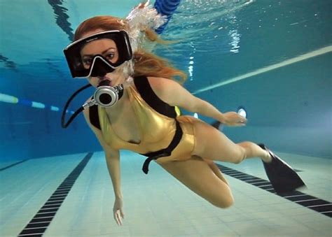 Pin By Leon Wolters On Scuba Ladies 2 Duiksters 2 Scuba Girl Wetsuit Scuba Diver Girls