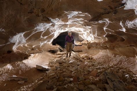 Jewel Cave Explorers Embark On First 2016 Trip Sdpb Radio