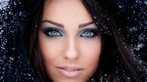 1920x1080 1920x1080 Look Eyelashes Makeup Brunette Face Eyes Girl Coolwallpapersme