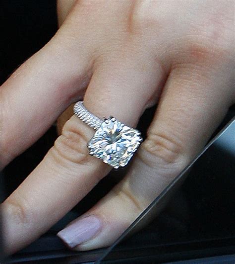 What U See Is What U Get In Love With Khloe Kardashians Engagement Ring