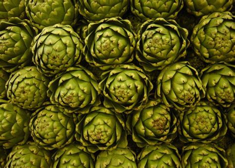 Do you know how to eat artichokes? To those of us who know how to eat