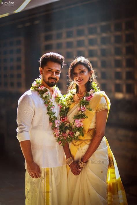 Pin By Haritha Akhi On Bridal Beauty Kerala Wedding Photography Indian Wedding Couple