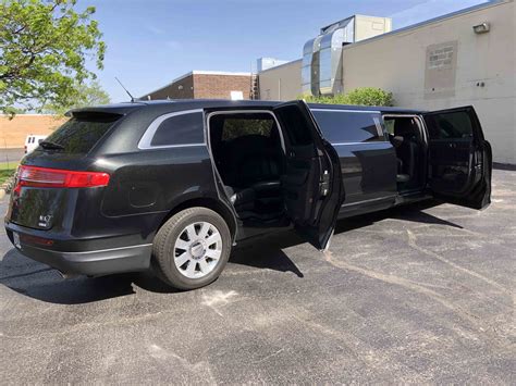 Lincoln Mkt Stretch Limousine With Brides Door In Black ⋆ Touch Of