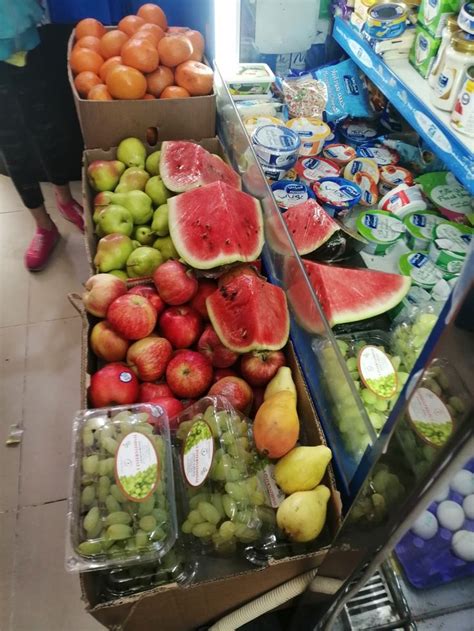 Pin By Ilyas On Bakala Grocery Fruits Display Fruit Display Fruit Food