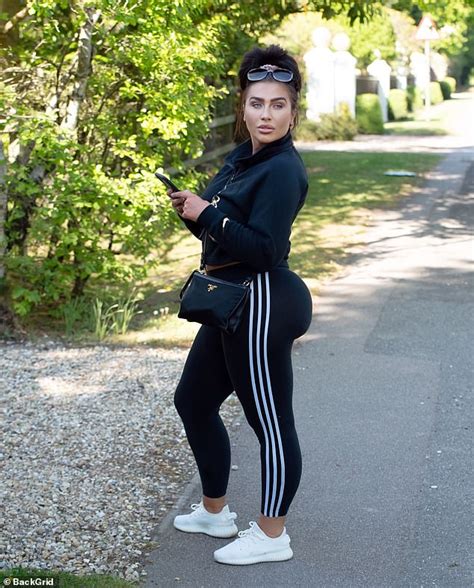 Lauren goodger is an english model, singer, reality television personality as well as columnist. Lauren Goodger shows off her taut abs and famous curves ...