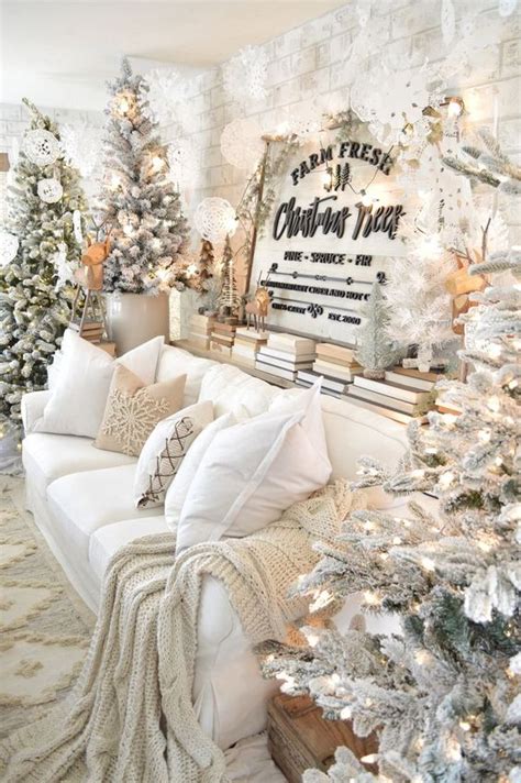 83 Dreamy Christmas Living Room Décor Ideas Digsdigs
