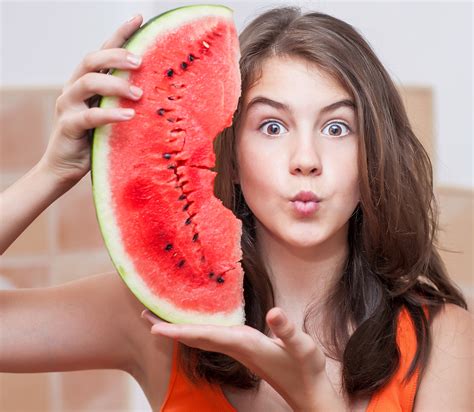 Download Brunette Brown Eyes Watermelon Model Woman Mood 4k Ultra Hd Wallpaper