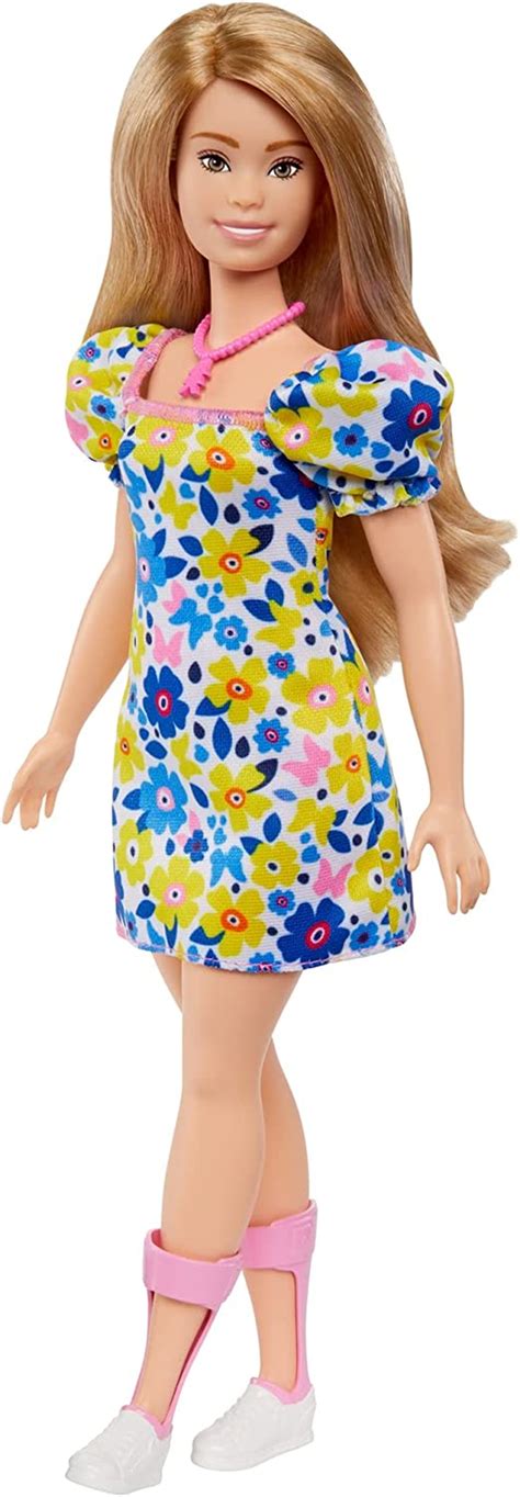 Poup E Barbie Fashionistas Poup E Avec Syndrome Du Duvet Portant