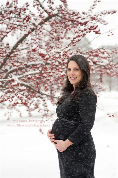 Frost And Snowflakes Winter Maternity Session Iheartpregnancy