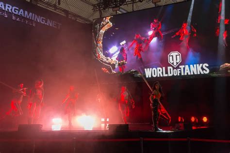 Show Von Sm Youth Auf Rot Beleuchteter Bühne Am Dinagyang Festival Philippinen Creative