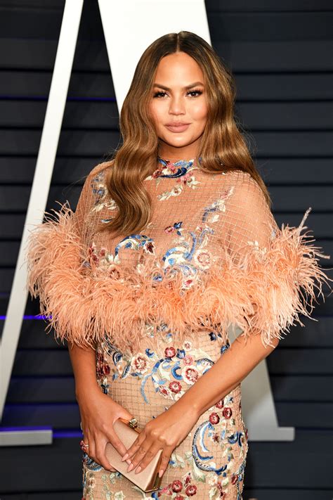 Chrissy Teigen Claps Back At Troll ‘i Don’t Care About My Weight’