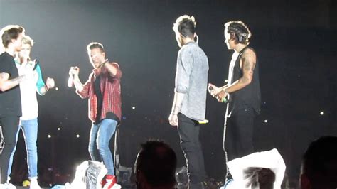 One Direction Dancing Argentina 3 De Mayo 2014 Youtube