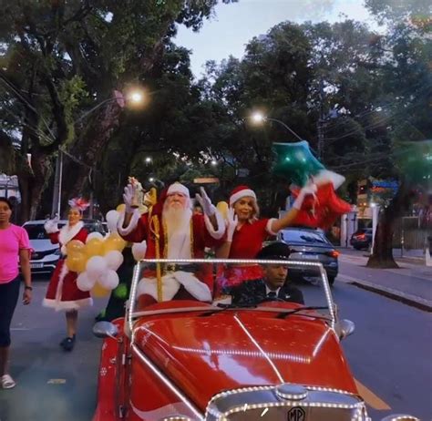 Shopping Vitória Boulevard promove desfile natalino em Salvador