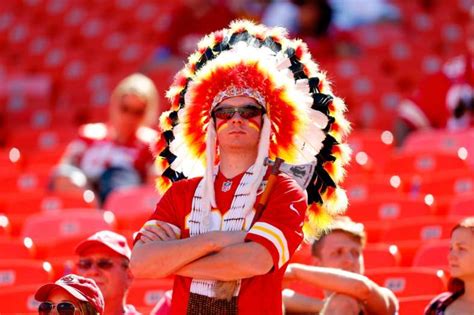 Kansas City Chiefs Ban Headdresses Facepaint And Will Reconsider
