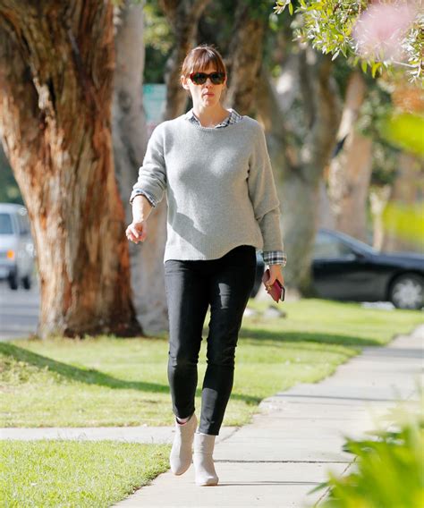 Jennifer Garner Street Style Out In La Feb 2015 Celebmafia
