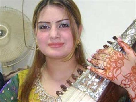 Pashto Singer Ghazala Javed Killed In Peshawar Singer Peshawar Defying