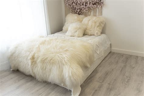 Genuine Natural Icelandic Throw Blanket Sheepskin Rug White Bed