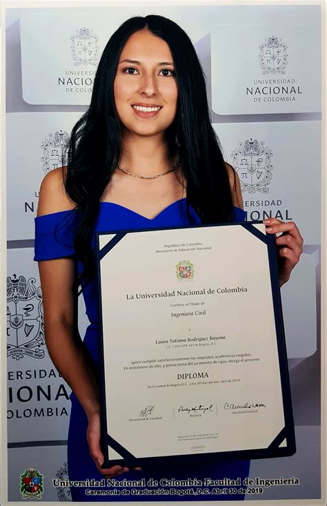 Laura Rodriguez Receives Her Bachelor Degree And Best Thesis Award At Universidad Nacional De
