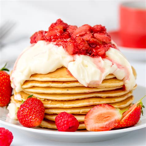 Delicious And Easy Strawberry Cheesecake Pancakes Recipe