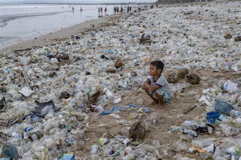 Trash Keeps Coming Shocking Images Of Popular Tourist Beach